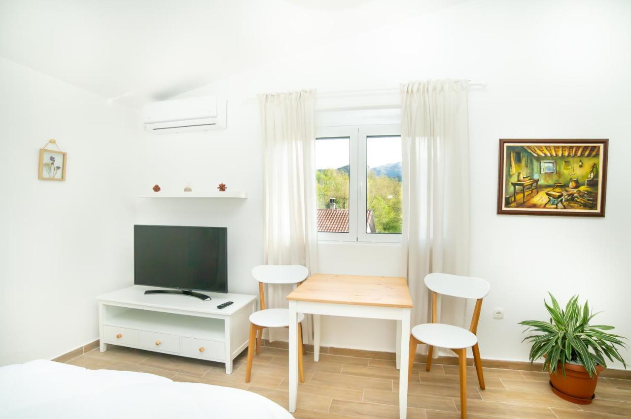 Plamenatz Studio Apartments Virpazar Dış mekan fotoğraf